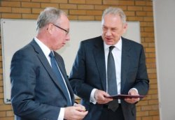  Dr Jerzy Nowacki, rektor PJWSTK, mówi o praktykach, dzieki którym studenci będą mogli poznać techniki informacyjne w administracji