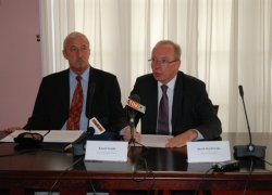  Jacek Kozłowski, wojewoda mazowiecki, mowi o wsparciu rządowym dla uczniów rozpoczynajacych rok szkolny.