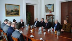  Delegacja z Wiednia podczas spotkania z Jackiem Kozłowskim, wojewodą mazowieckim