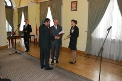  Zaświadczenie o nadaniu obywatelstwa polskiego łącznie odebrało 65 osób.