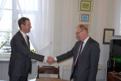  Prof. Marcin Pałys i wojewoda Jacek Kozłowski.