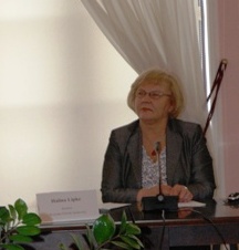  Halina Lipke, wieloletni dyrektor Wydziału Polityki Społecznej Mazowieckiego Urzędu Wojewódzkiego.