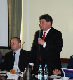  Cele i główne załóżenia konferencji omówił wicewojewoda Dariusz Piątek.