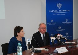  O planach rozwoju CPR w Radomiu informują podczas konferencji prasowej marszałek Ewa Kopacz i wojewoda Jacek Kozłowski.