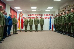  Wojewoda mazowiecki Jacek Kozłowski podziękował żandarmerii i policji za pomoc w ochronie terenu Fortu Chrzanów.