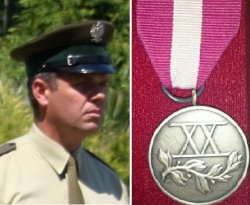  Srebrny Medal za Długoletnią Służbę trafił do Marka Milewskiego, komendanta posterunku Państwowej Straży Pożarnej w Ciechanowie (źródło: PSR).