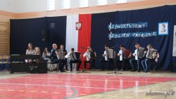 Uroczystość uświetnił koncert uczniów szkoły. Uroczystość uświetnił koncert uczniów szkoły.