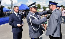  Wręczenie odznaczeń i awansów funkcjonariuszom Policji.