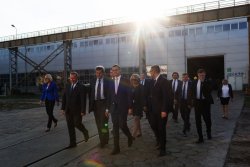 Na zdjęciu: wizyta Premiera Mateusza Morawieckiego w sochaczewskim zakładzie. 