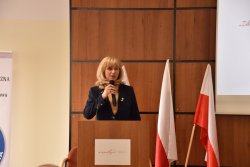 Na zdjęciu: Maria Pawlak Państwowy Wojewódzki Inspektor Sanitarny w Warszawie wita gości wydarzenia 