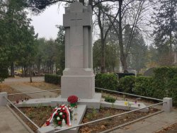 Na zdjęciu: pomnik Józefa Maczka. 