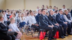Na zdjęciu: widownia zgromadzona w szkole w Szydłowcu. 