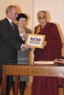 Wycinanki kurpiowskie dla Dalajlamy